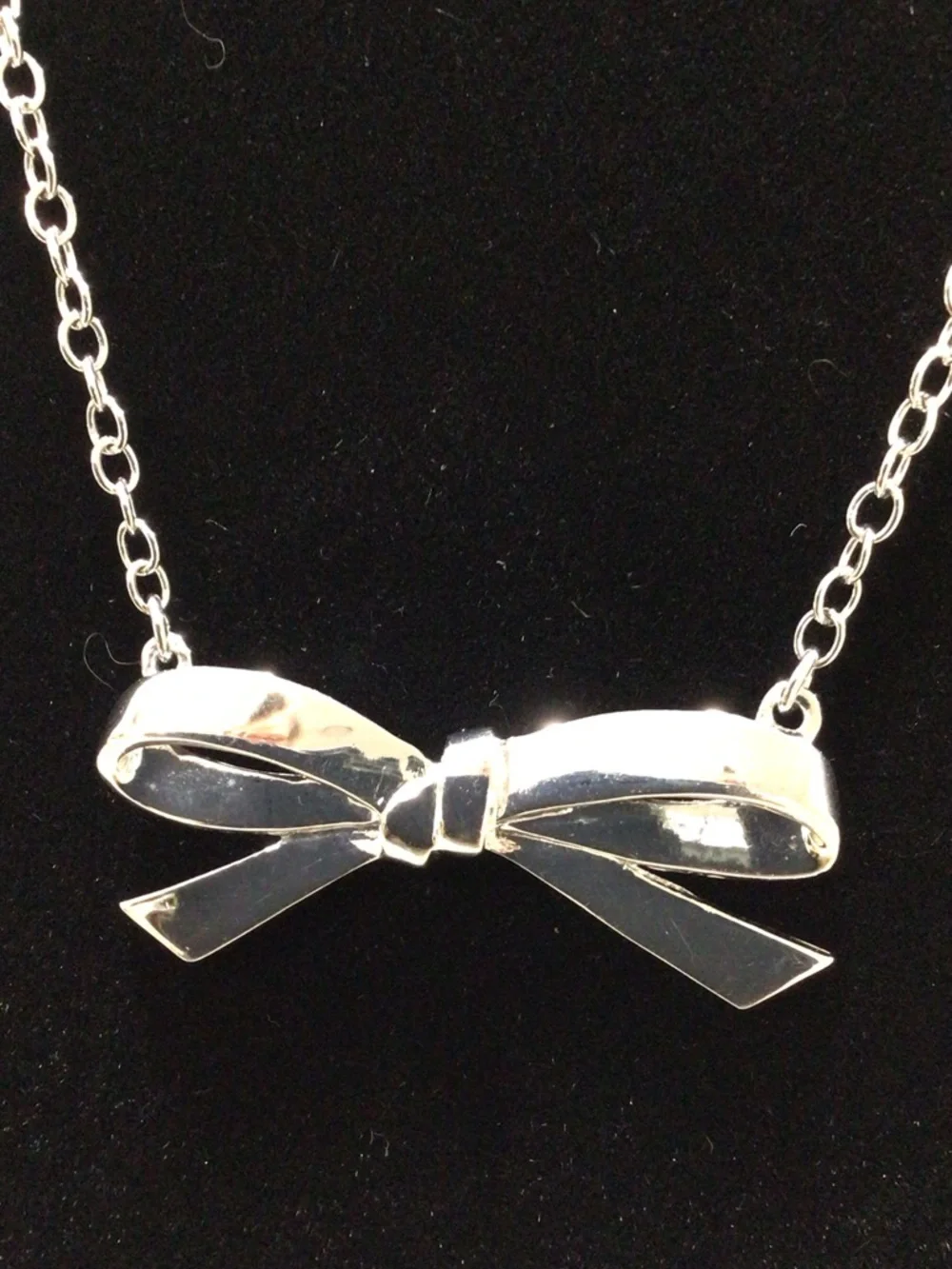 Rare kate spade Silver Large Bow Charm Necklace